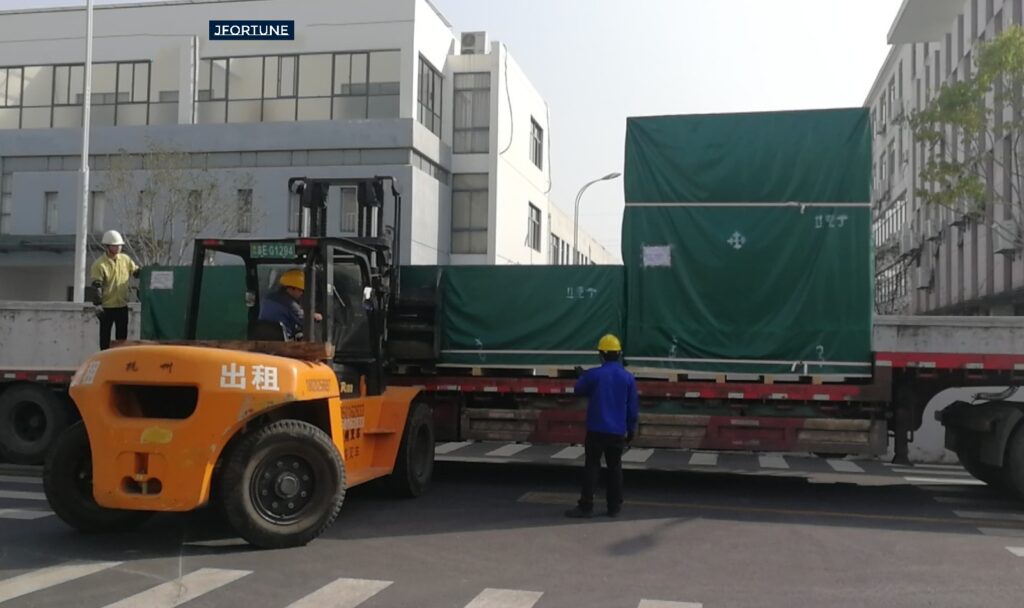 hot-plate-welding-machine-shippment